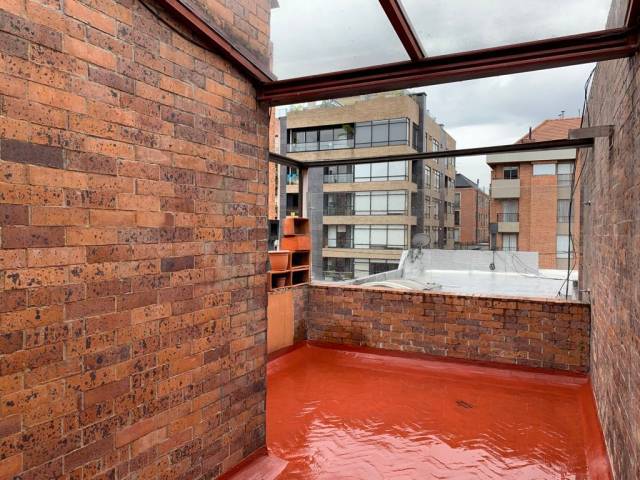 Vendo o Permuto Hermoso Apartamento Duplex en Bogota sector exclusivo Unicentro