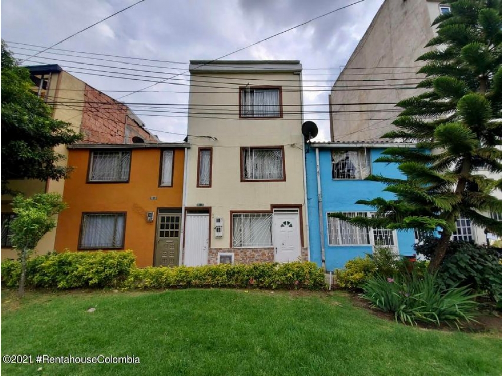 Casa en  Pinos de Lombardia(Bogota) RAH CO: 23-369
